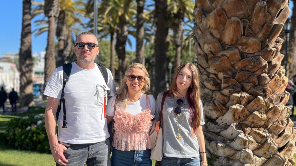 ROXANA & SA FAMILLE, 3 PERSONNES, 19 JOURS, JUILLET 2026, BÉZIERS